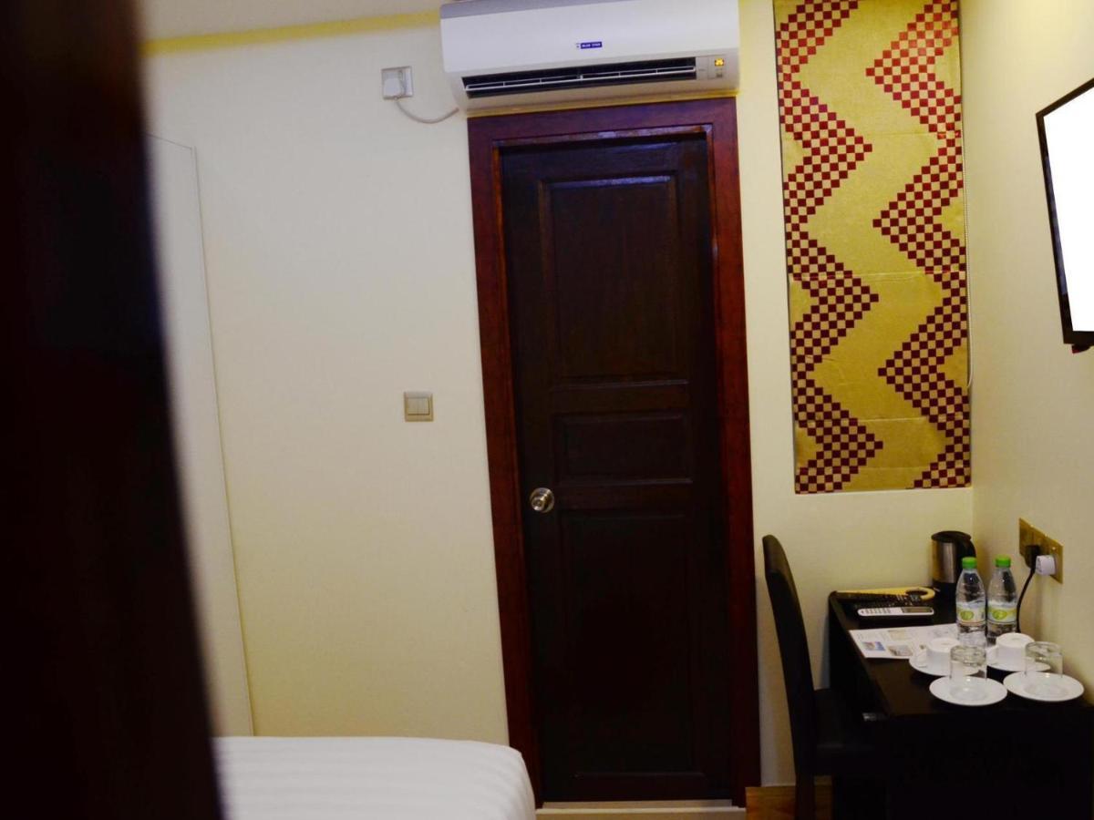 Hotel The Grand View Malé Esterno foto