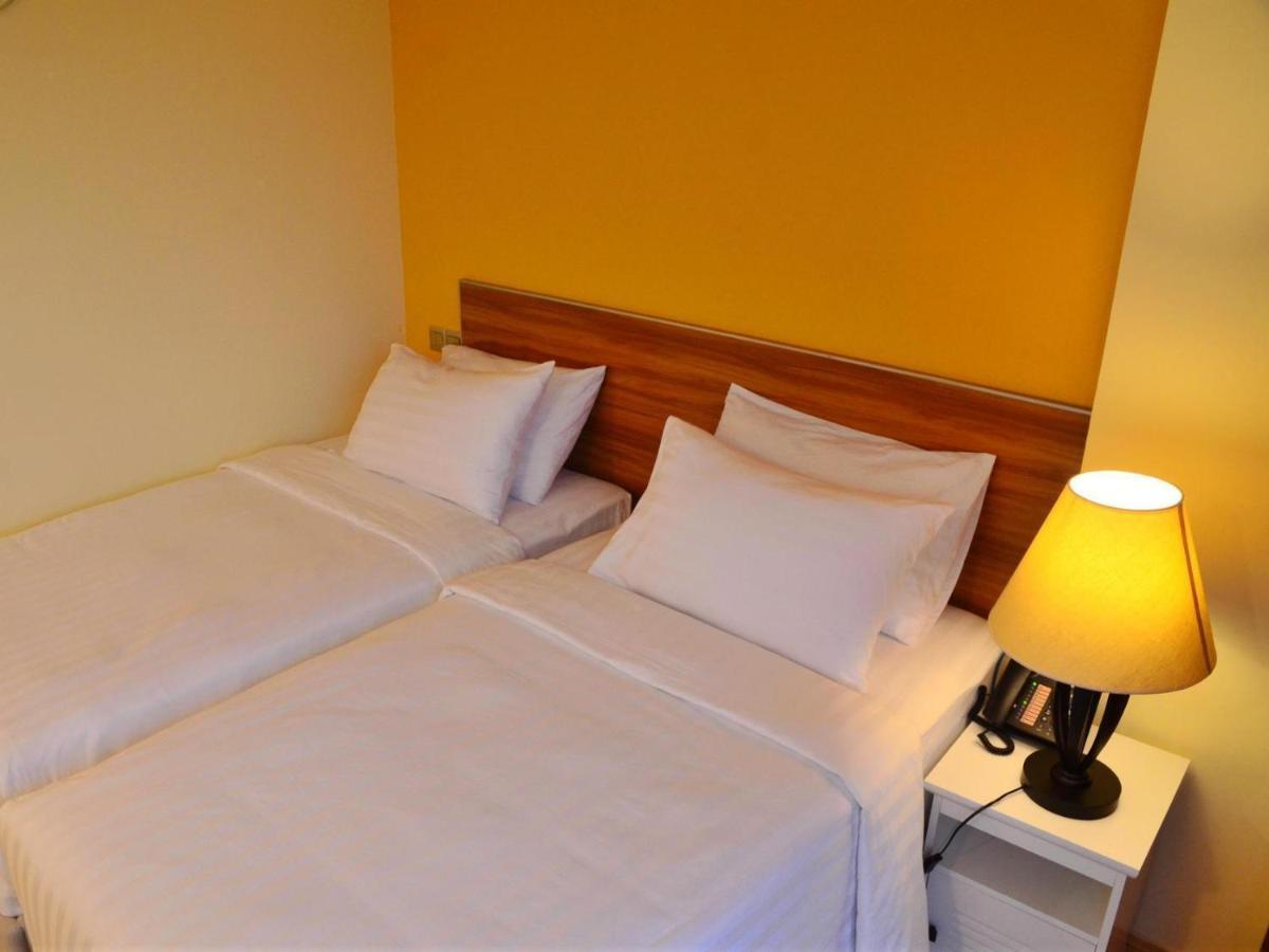Hotel The Grand View Malé Esterno foto