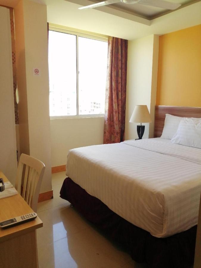 Hotel The Grand View Malé Esterno foto
